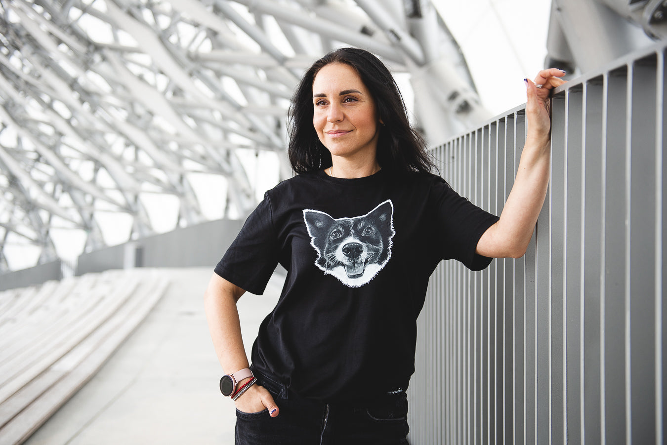 Unisex Sofi melns T-krekls