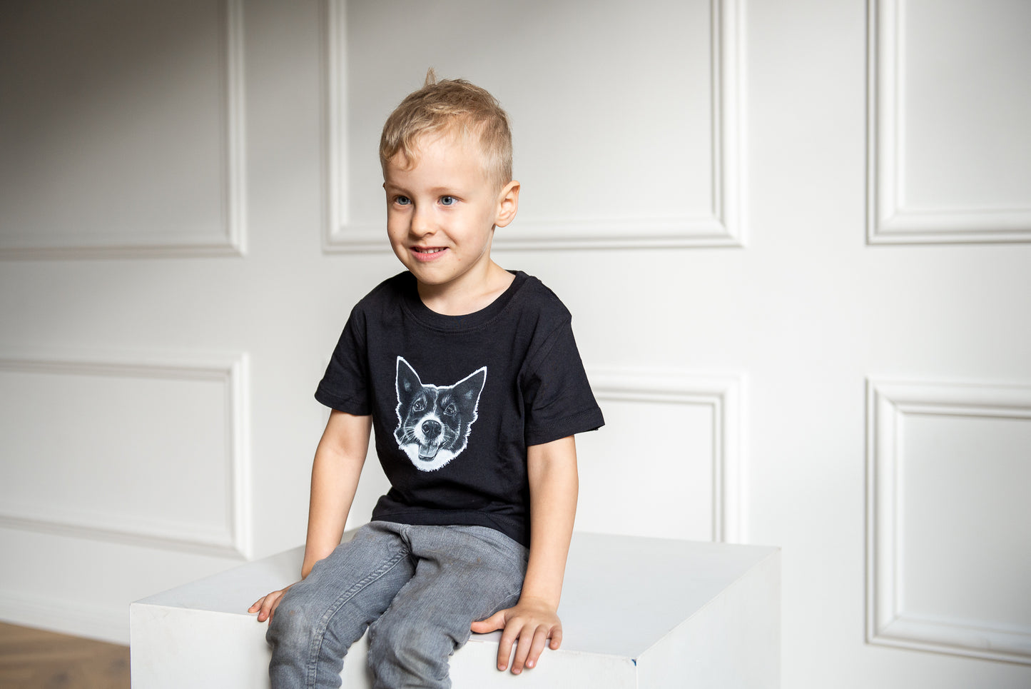 Unisex Sofi black T-shirt for children