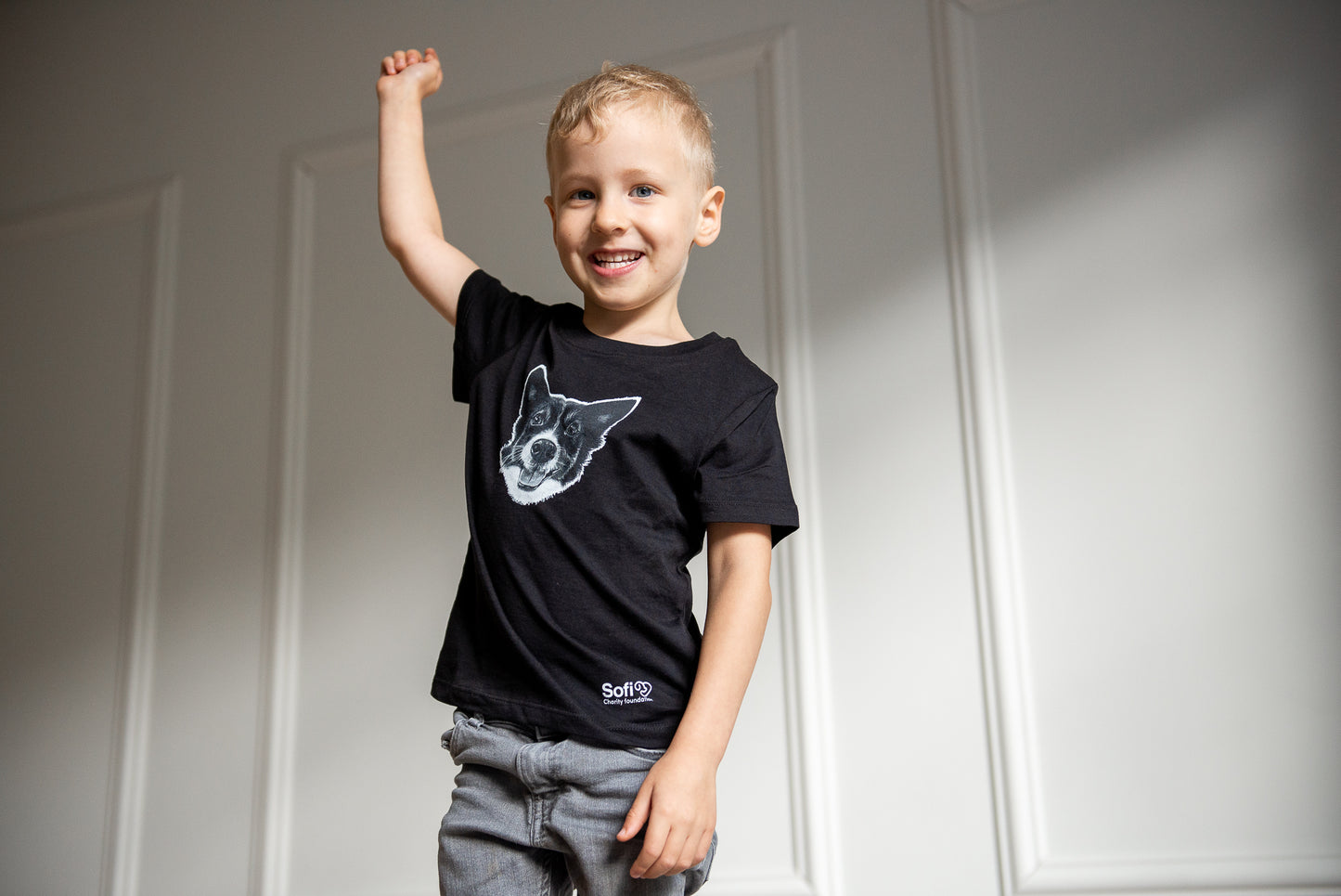 Unisex Sofi black T-shirt for children